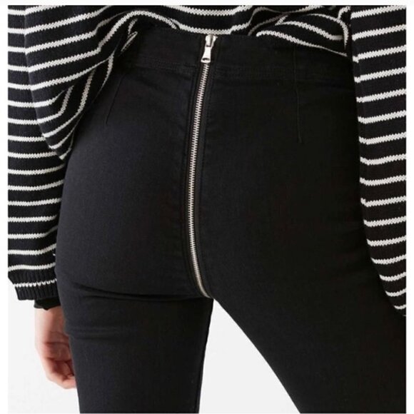 2/40$ BDG Black Pants with back zipper size 28 crop - Picture 1 of 8
